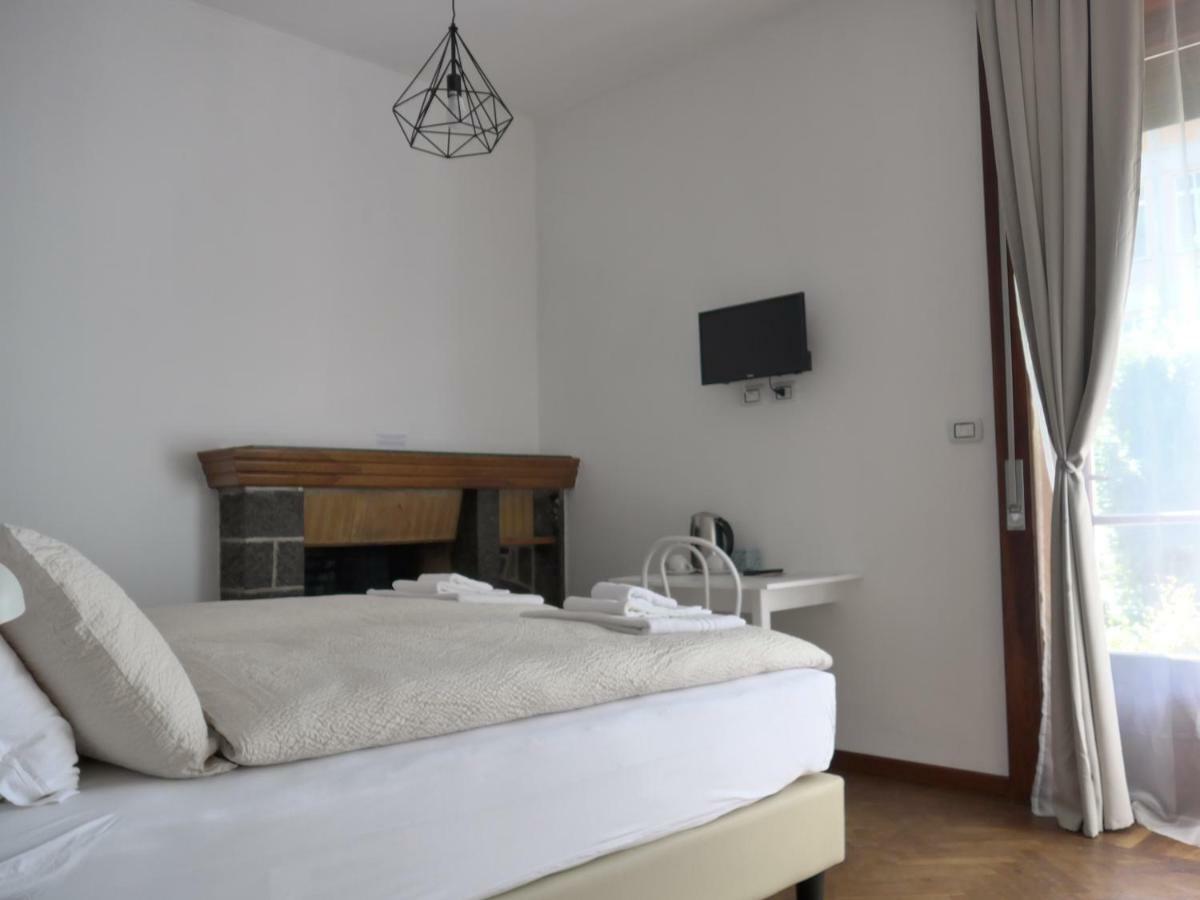La Tana Rooms Lenno Exterior foto